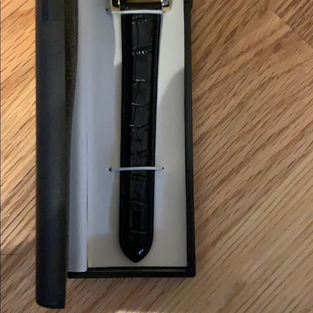Watch - Picture 3 of 6
